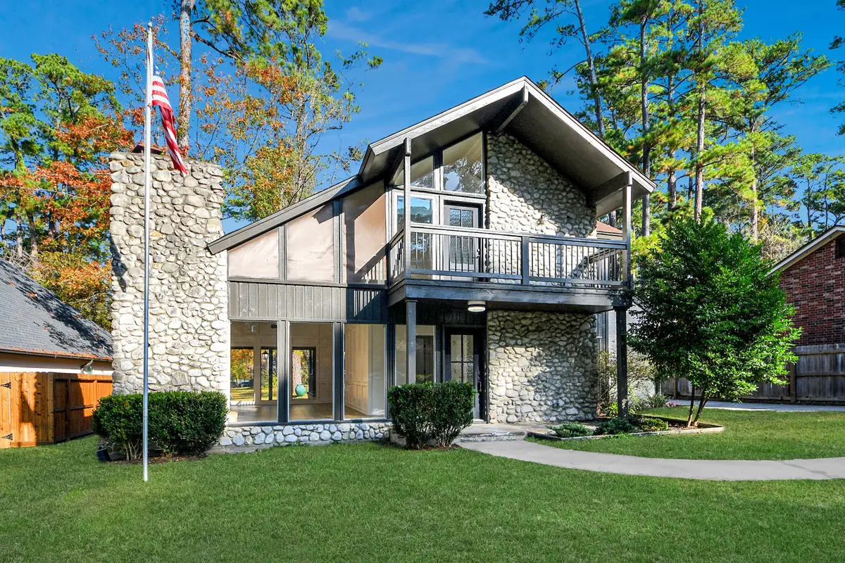 13946 Dolphin Drive, Willis, TX 77318 - Image #1