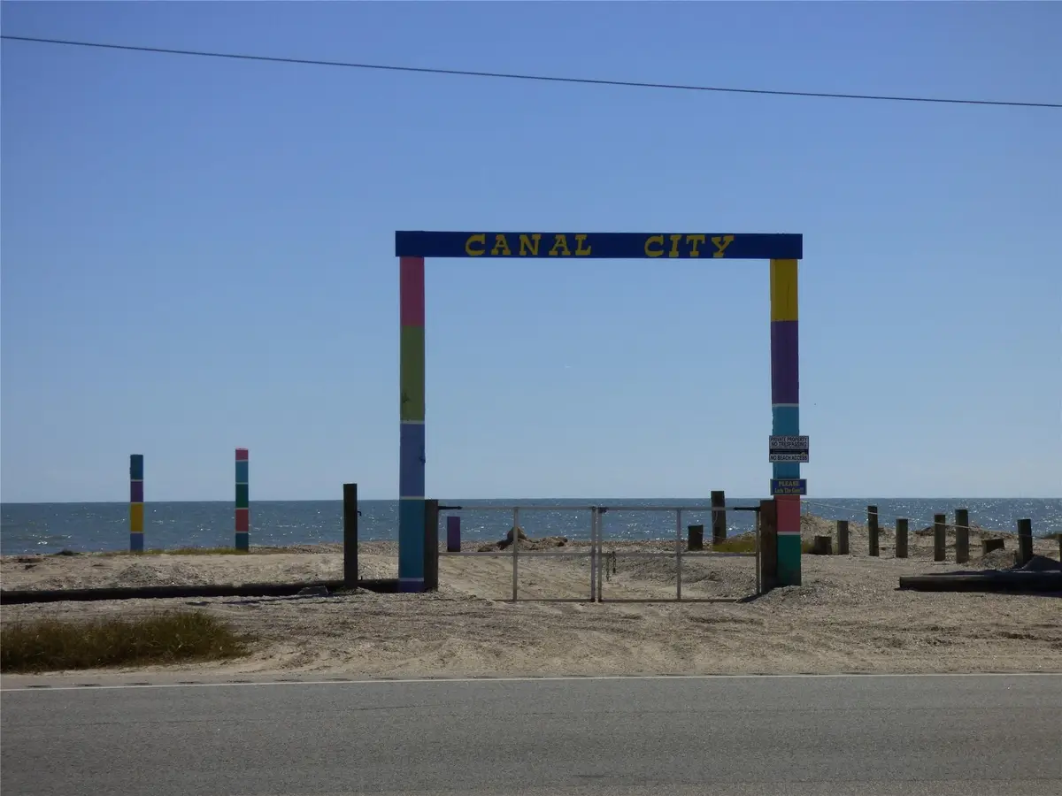 1105 Van Sant, Gilchrist, TX 77617 - Image #1