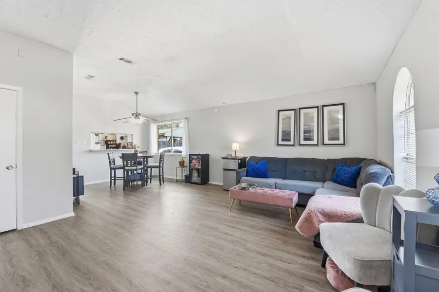 3735 Meadow Place Drive, Houston, TX 77082 - Image #3