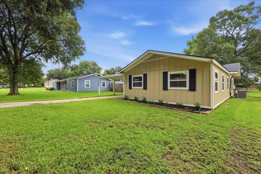 2409 Grand Boulevard, Port Neches, TX 77651 - #3