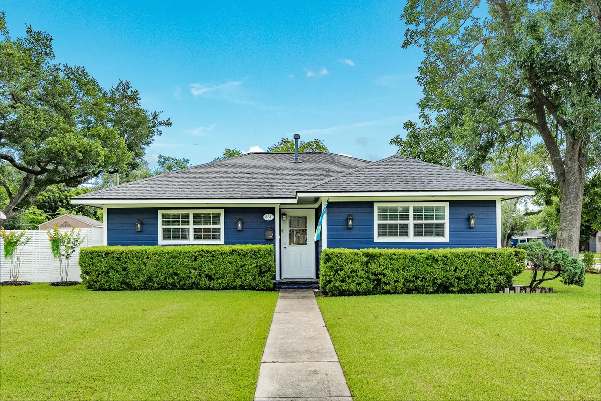 331 Redwood Street, Lake Jackson, TX 77566 - #1