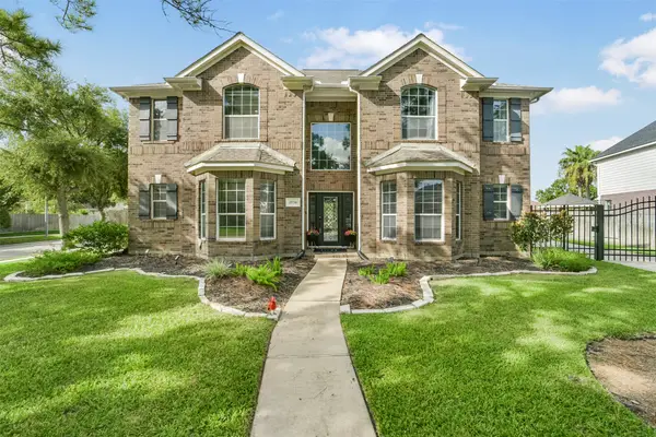 15730 Lake Loop Drive, Cypress, TX 77433