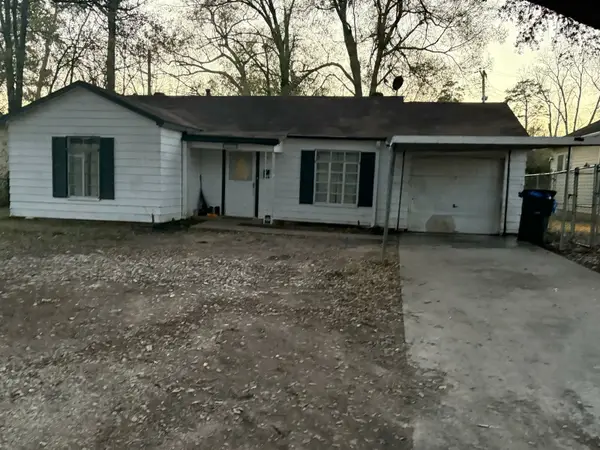 3295 Cherry Drive, Beaumont, TX 77703