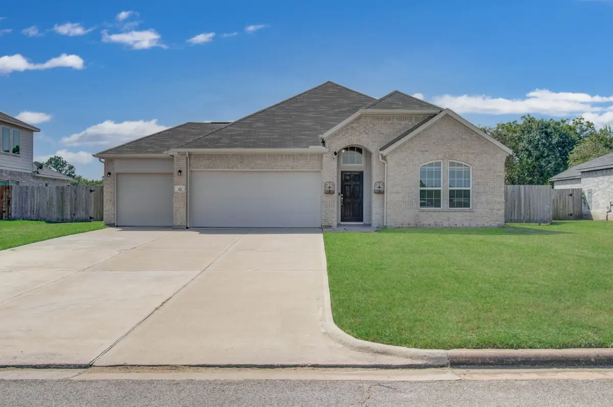 537 Green Meadows Drive, West Columbia, TX 77486 - #1