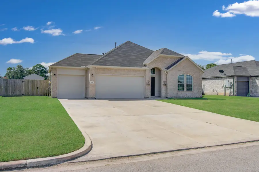 537 Green Meadows Drive, West Columbia, TX 77486 - #3