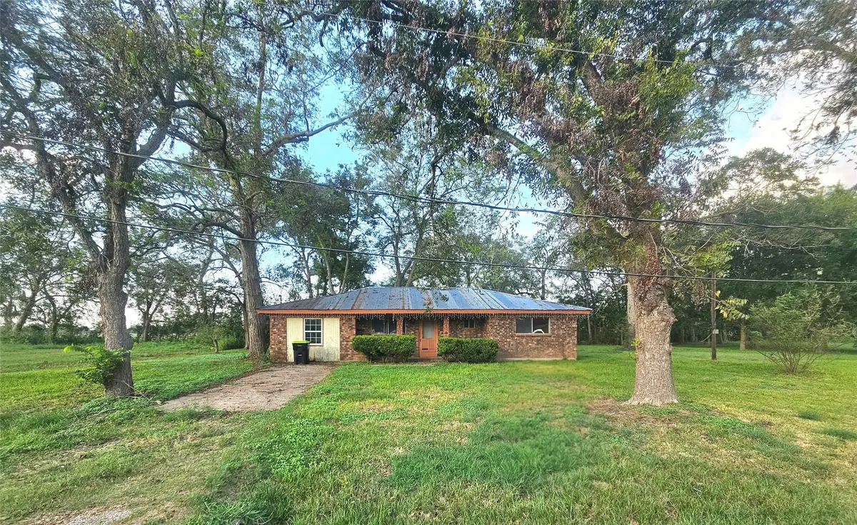 905 E Columbus Drive, Wharton, TX 77488 - #1