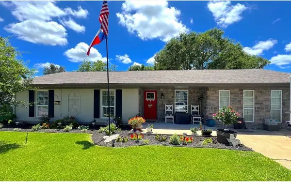 1410 Avenue D, Danbury, TX 77534