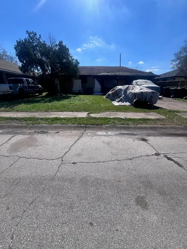 5734 Doulton Drive, Houston, TX 77033