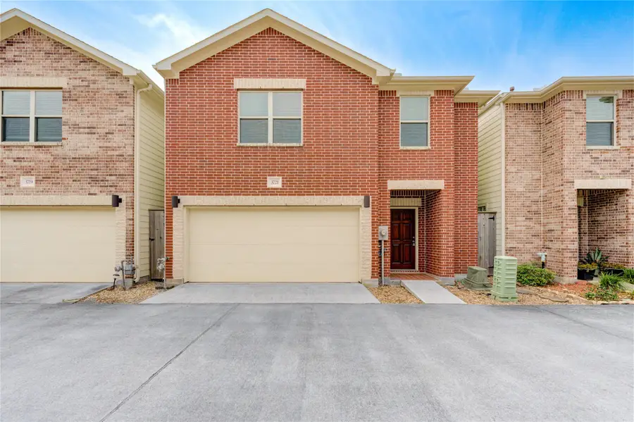 3721 Main Poplar Drive, Houston, TX 77025 - Image #2