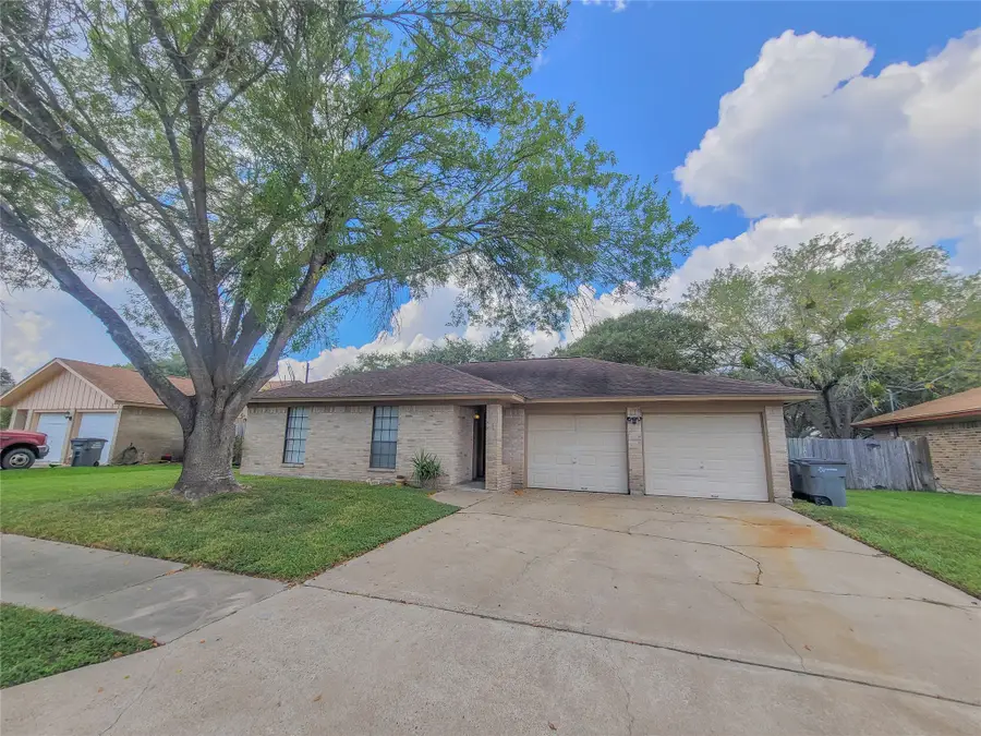214 Williamsburg Avenue, Victoria, TX 77904 - Image #2