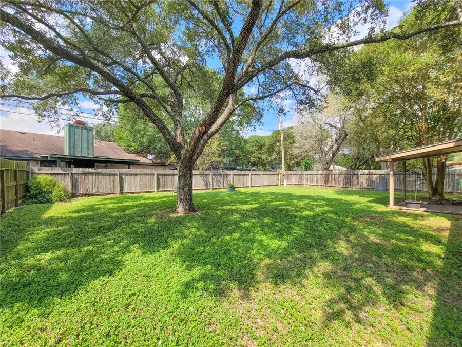 214 Williamsburg Avenue, Victoria, TX 77904 - Image #3