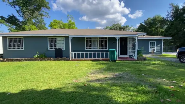 1025 Henderson Avenue, Orange, TX 77630