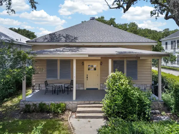 3310 Avenue O, Galveston, TX 77550