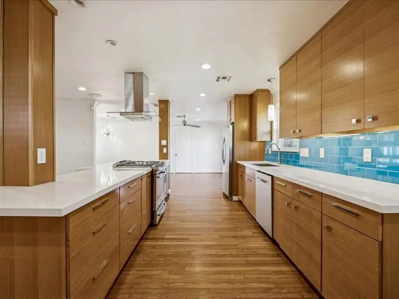 6230 Shadow Crest Street, Houston, TX 77074 - Image #2