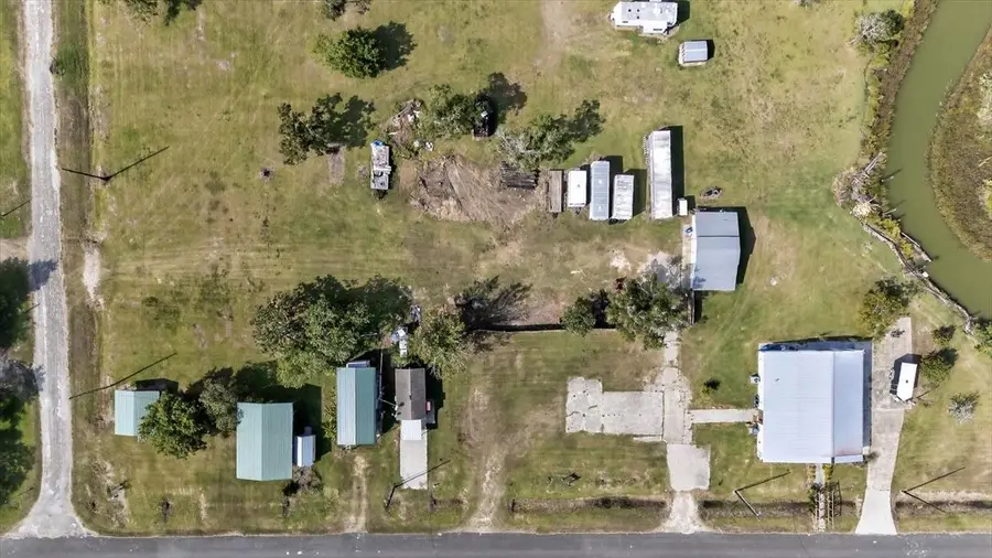 308 Spence Drive, Anahuac, TX 77514 - Image #3