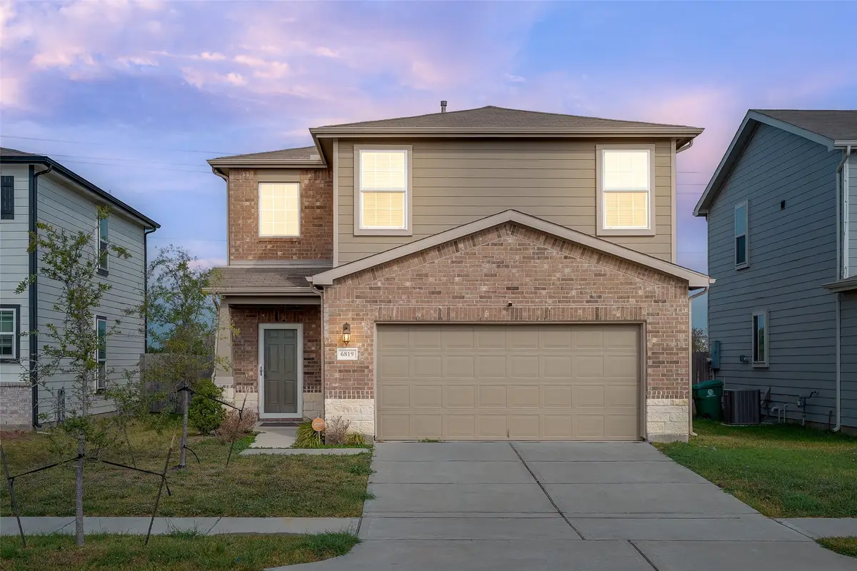 6819 Forbes Run Drive, Houston, TX 77075 - Image #1