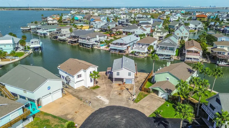 1302 Coral Way, Tiki Island, TX 77554 - #2