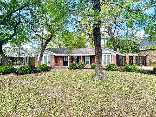 823 Wycliffe Drive, Houston, TX 77079