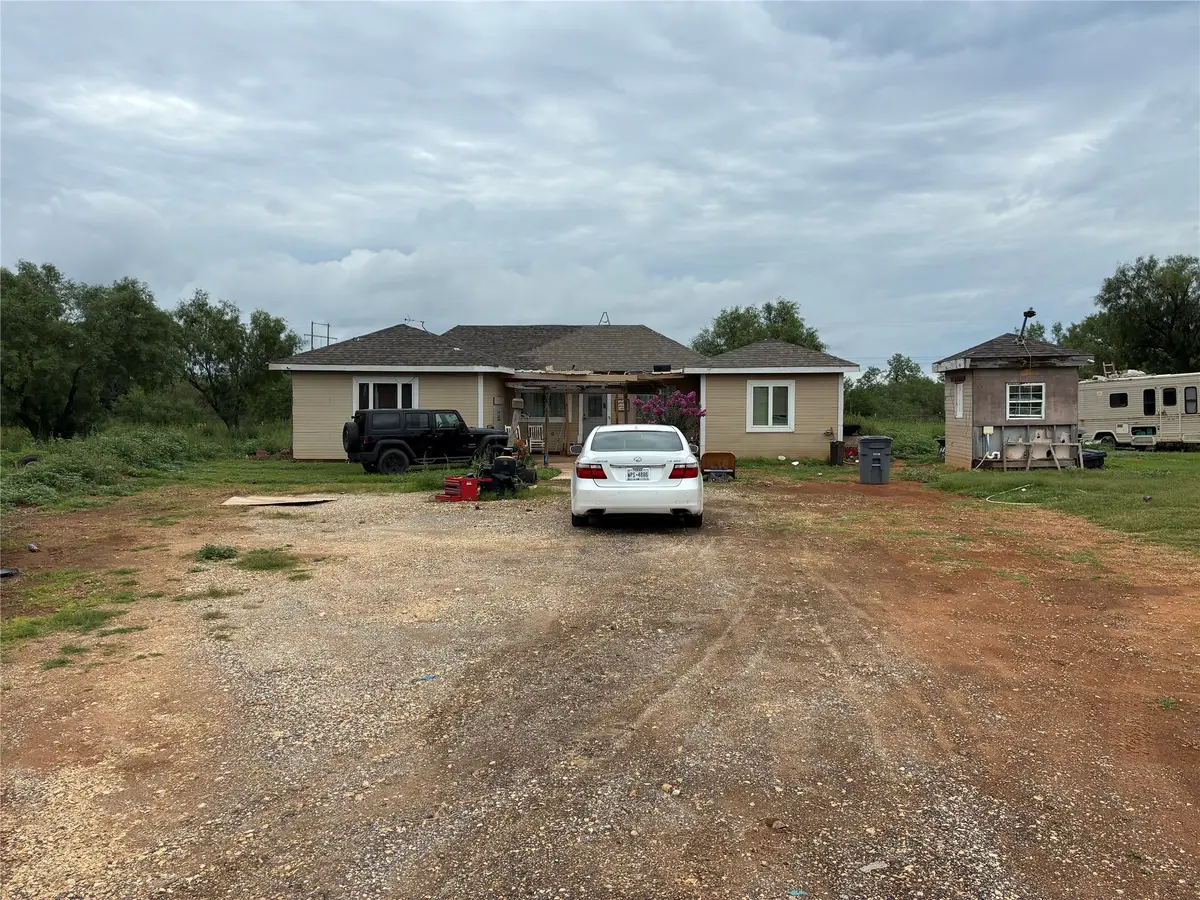 182 County Rd 2665 Road, Devine, TX 78016 - #1