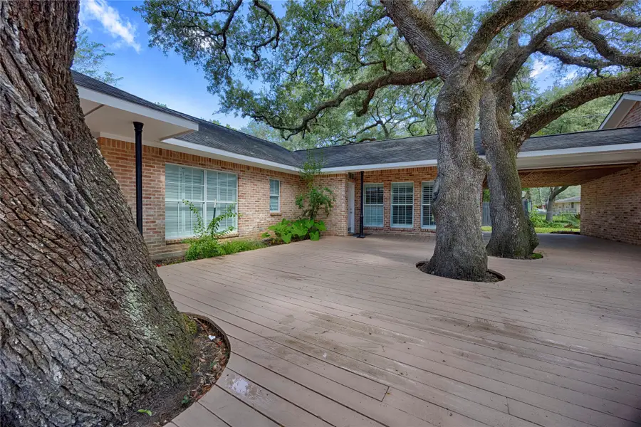 102 Creek Bend Lane, Columbus, TX 78934 - Image #3