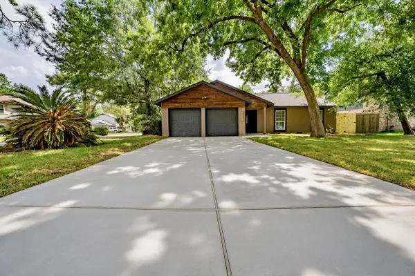 2338 Cades Cove Drive, Spring, TX 77373