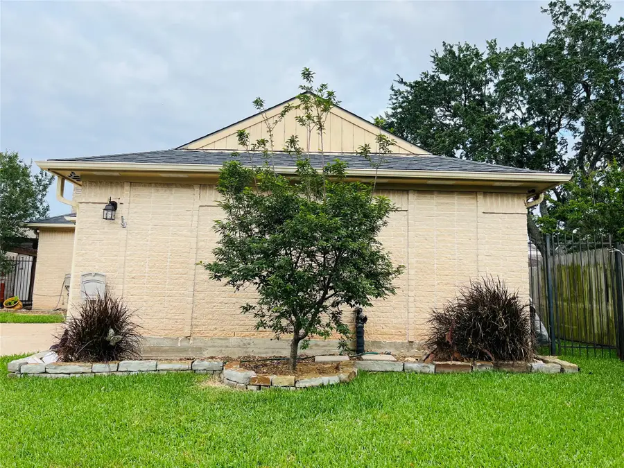 227 Essex Place, Stafford, TX 77477 - #2