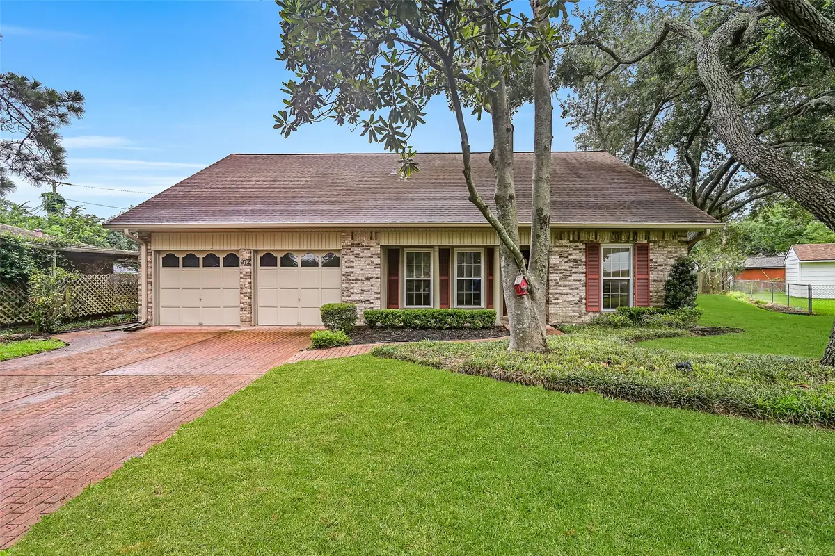 912 Oak Vista Court, Friendswood, TX 77546 - #1