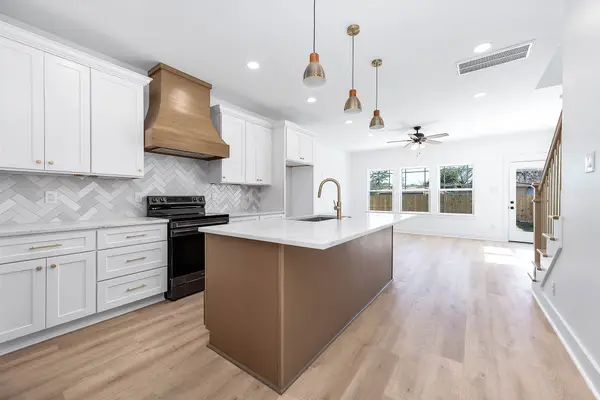 8598 Hoffman Street, Houston, TX 77016