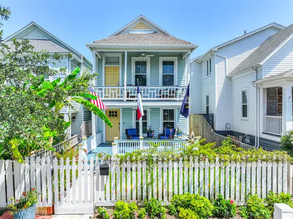 3010 Bernardo De Galvez Avenue, Galveston, TX 77550