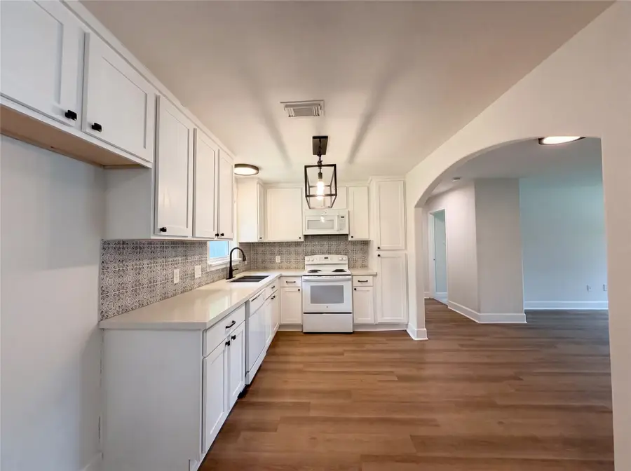 5935 Southseas Street, Houston, TX 77033 - #2