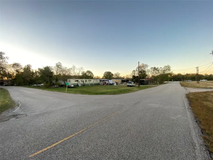 16118 County Road 897, Rosharon, TX 77583 - Image #3