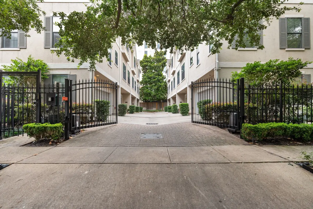 2210 Mid Lane #101, Houston, TX 77027 - #1