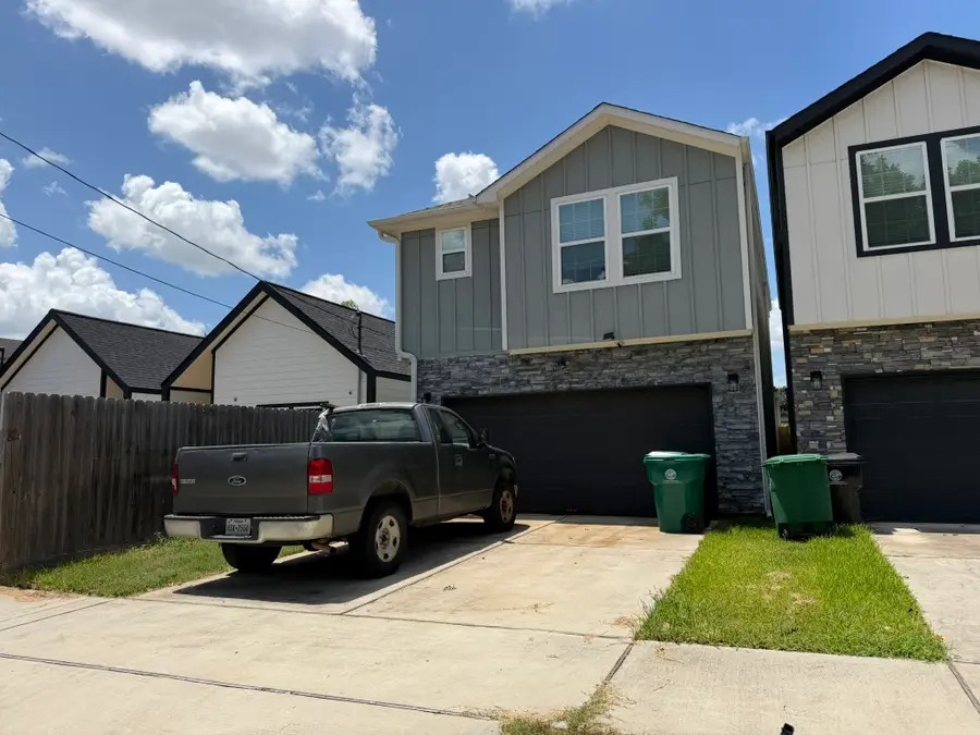 7320 Avenue J, Houston, TX 77011 - #2