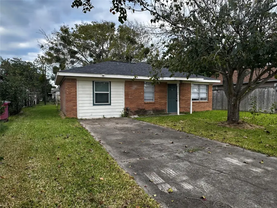 612 N Avenue B, Freeport, TX 77541 - Image #2