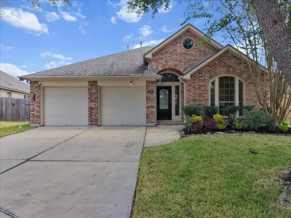 2805 Enchanted Lake Drive, Pearland, TX 77584