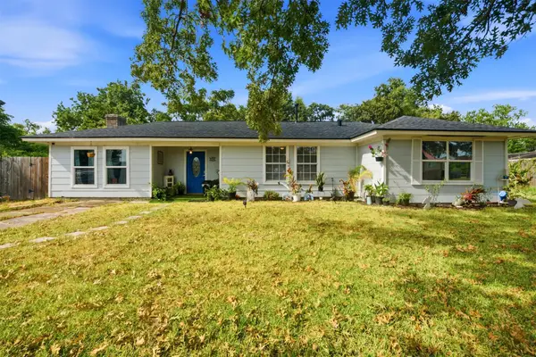 618 S Shady Lane, La Porte, TX 77571