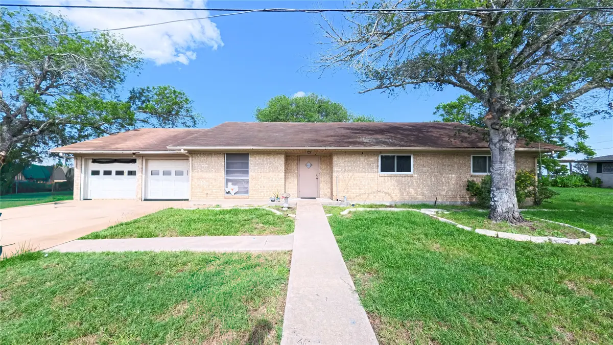 1402 Herder Avenue, Schulenburg, TX 78956 - #1