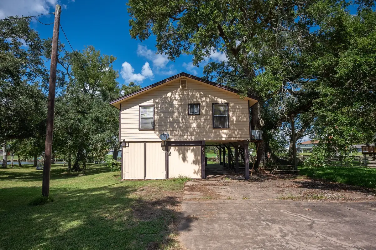 69 Live Oak Bend, Bay City, TX 77414 - #1
