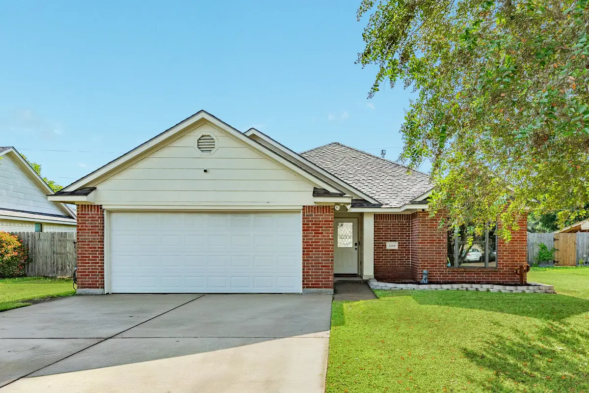 1164 Thomas Drive, Angleton, TX 77515 - #1