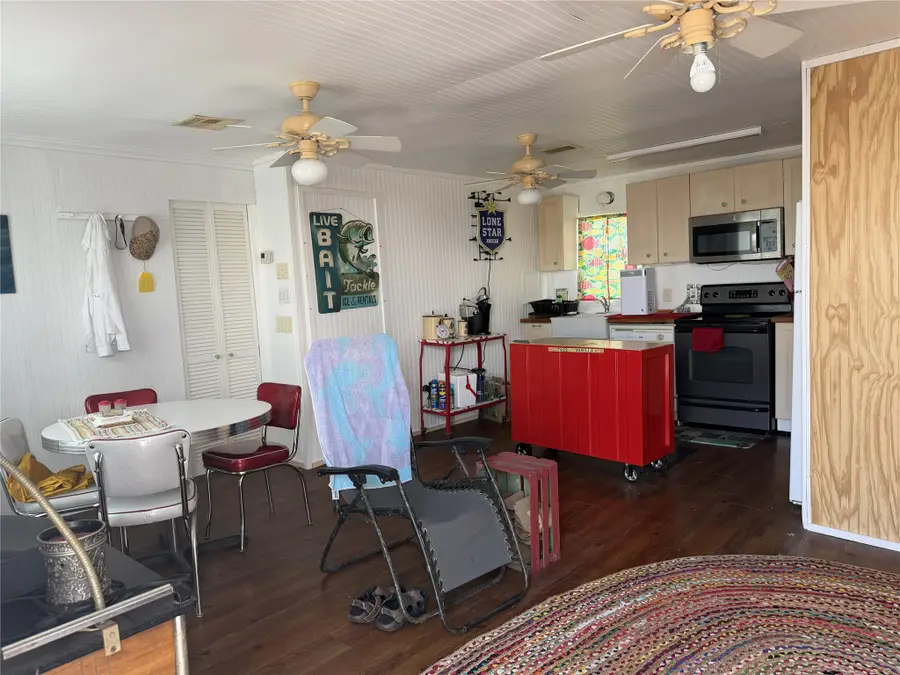 111 Dorsett Road, Palacios, TX 77465 - #3