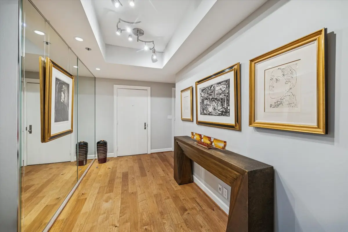 121 N Post Oak Lane #702, Houston, TX 77024 - Image #1