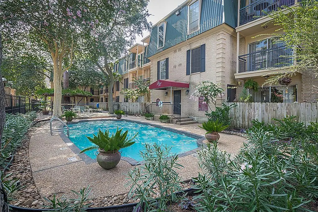 4515 Briar Hollow Place #304, Houston, TX 77027 - #1