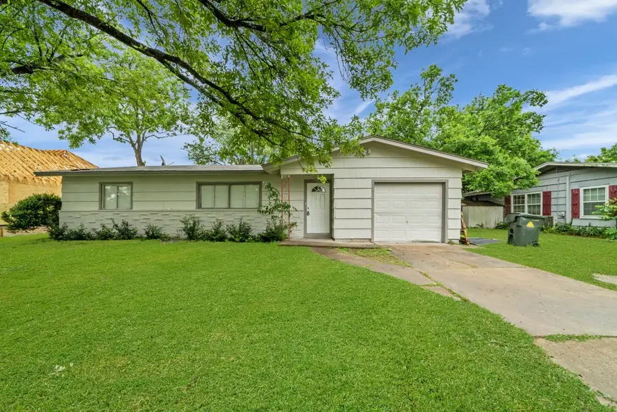 207 W Saunders Street, League City, TX 77573 - #2