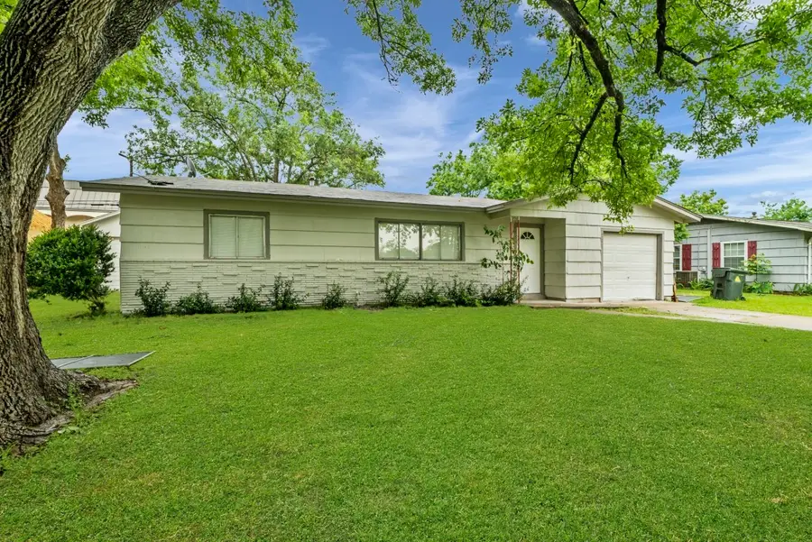 207 W Saunders Street, League City, TX 77573 - #3