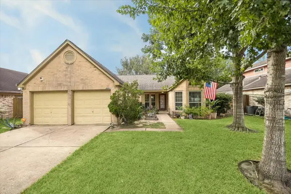 2202 Westwood Drive, Stafford, TX 77477
