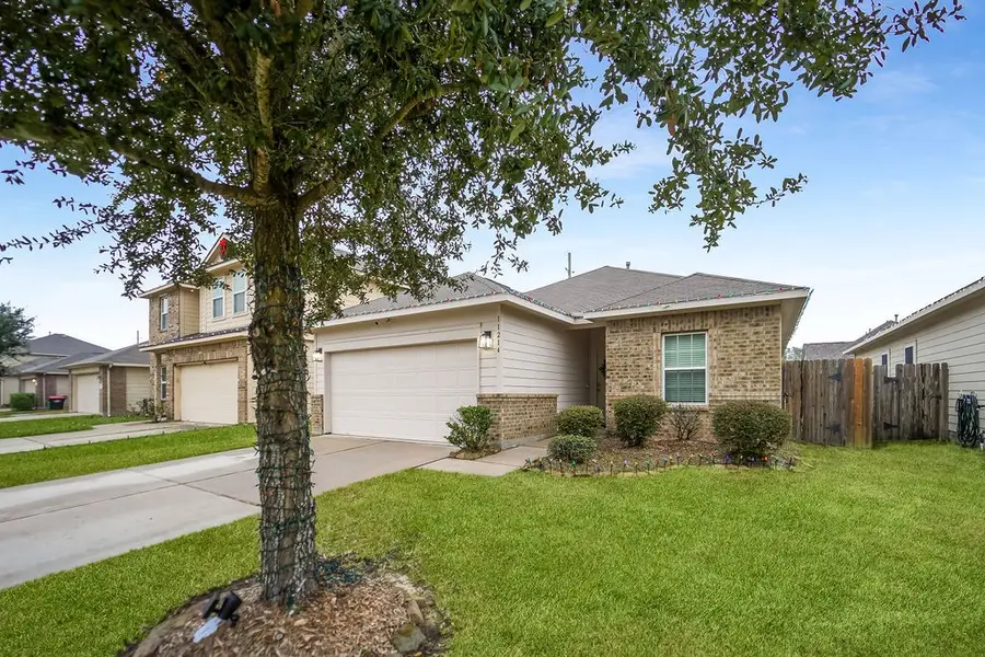 11214 Kingsnorth Drive, Tomball, TX 77375 - Image #2