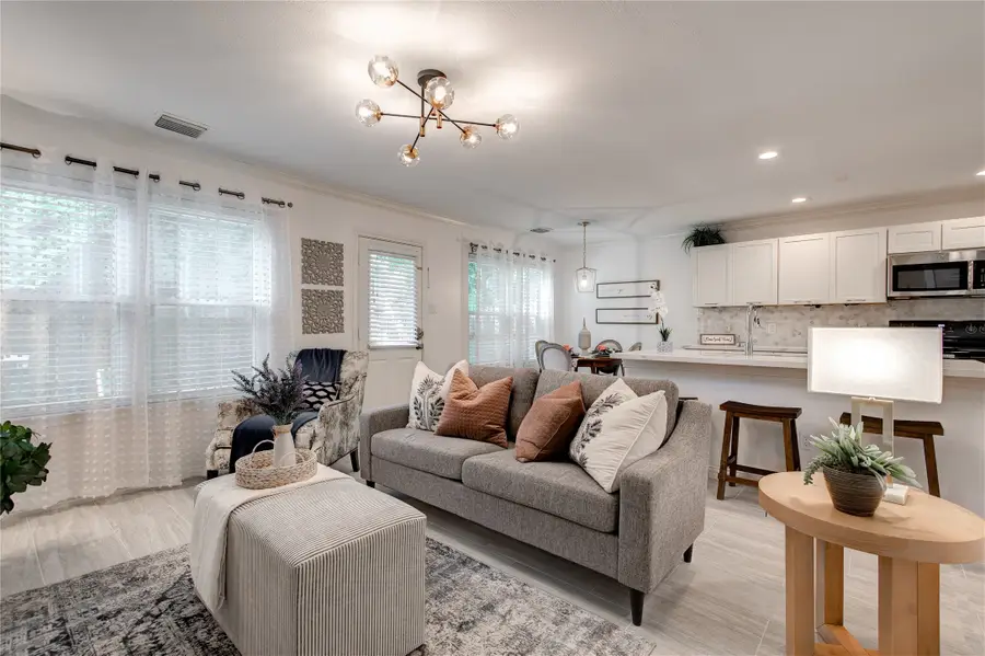 35 N Walden Elms Circle, The Woodlands, TX 77382 - #2