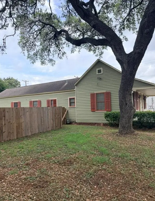 607 N Bridge, Victoria, TX 77901 - #3
