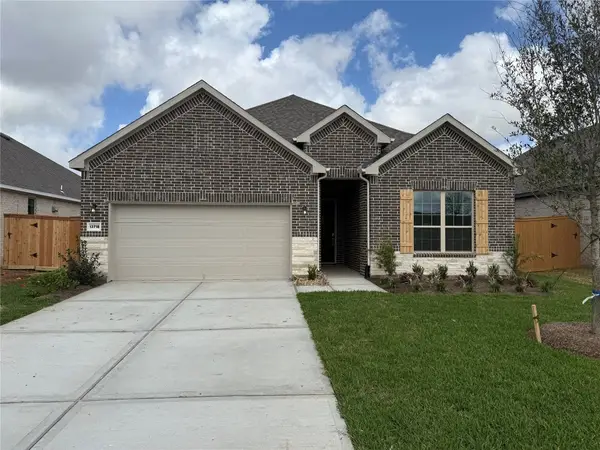 13718 Ballast Green Drive, Texas City, TX 77568