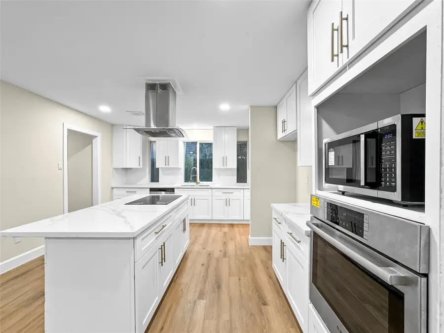 1023 Cragmore Drive, Seabrook, TX 77586 - Image #3